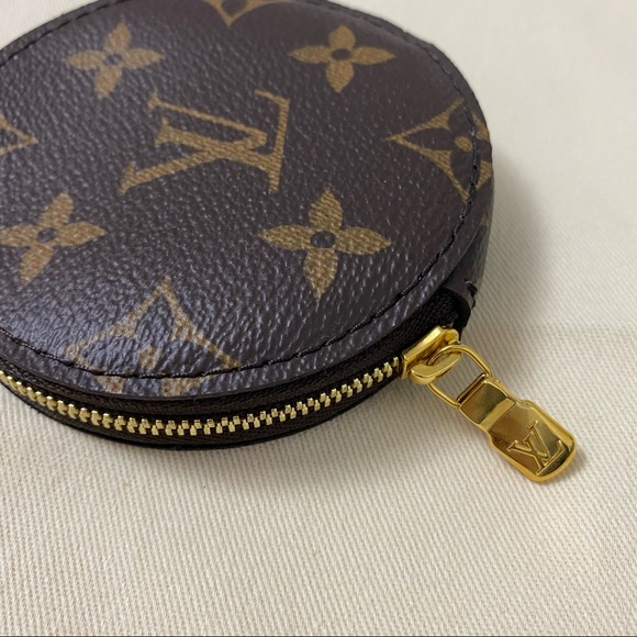 Louis Vuitton round zipped coin purse - Picture 3 of 10